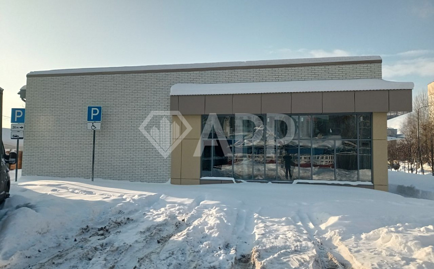 Сдаю 60м² на первой линии, трафик фото