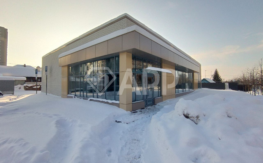 Сдаю 60м² на первой линии, трафик фото