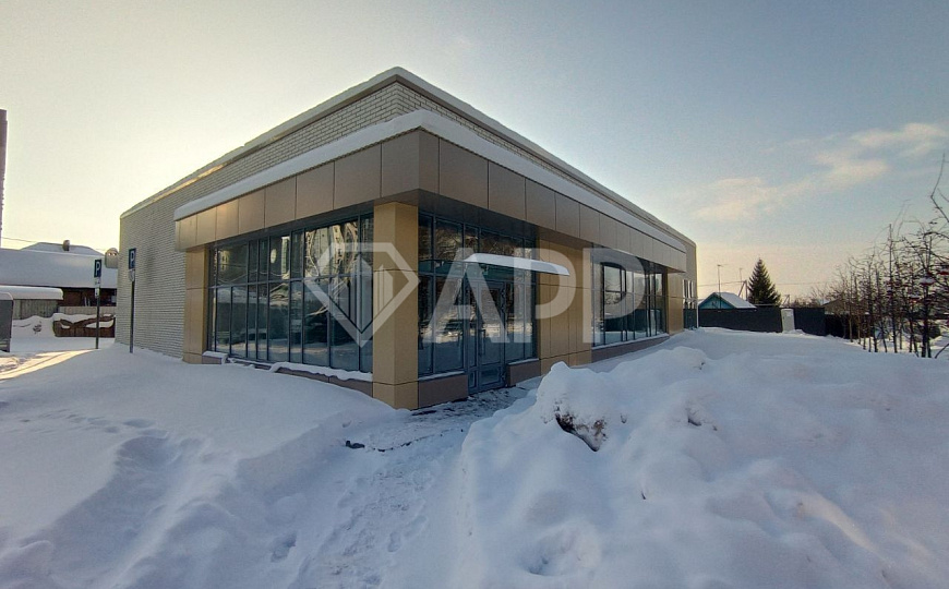 Сдаю 60м² на первой линии, трафик фото