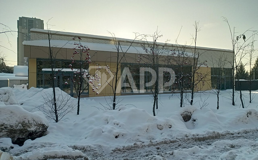 Сдаю 60м² на первой линии, трафик фото