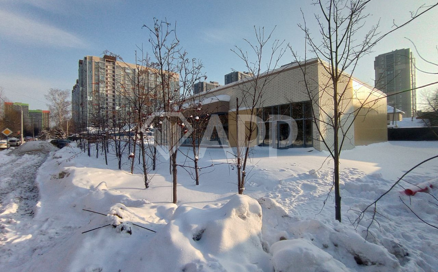 Сдаю 60м² на первой линии, трафик фото