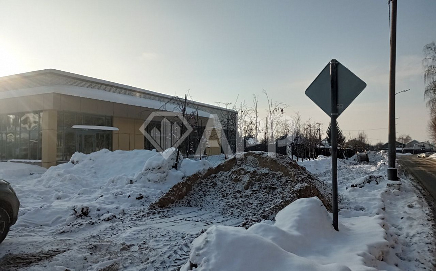 Сдаю 60м² на первой линии, трафик фото