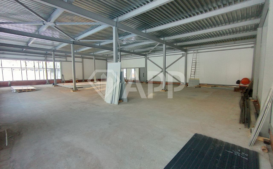 Сдаю 60м² на первой линии, трафик фото