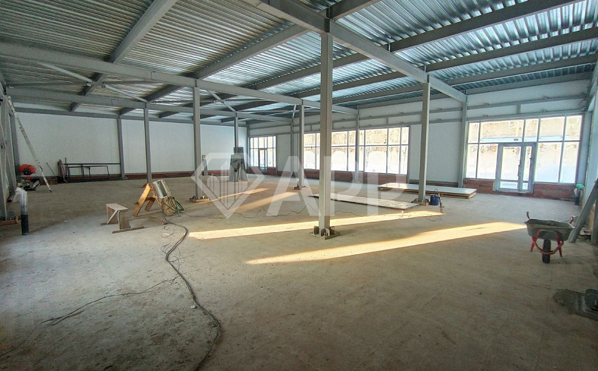 Сдаю 60м² на первой линии, трафик фото