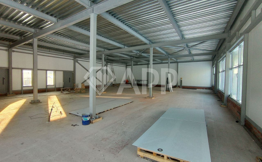 Сдаю 60м² на первой линии, трафик фото