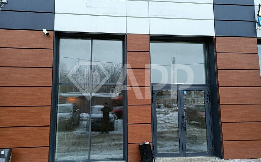 Помещение на остановке, высокий трафик фото