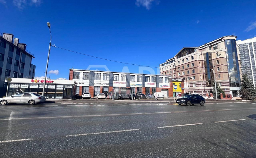 Помещение на остановке, высокий трафик фото