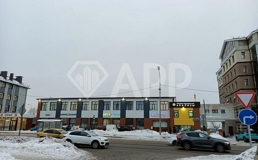 Помещение на остановке, высокий трафик фото