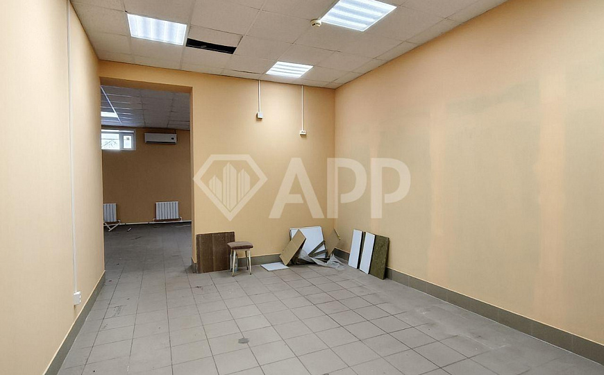 Сдам помещение рядом с больницей фото