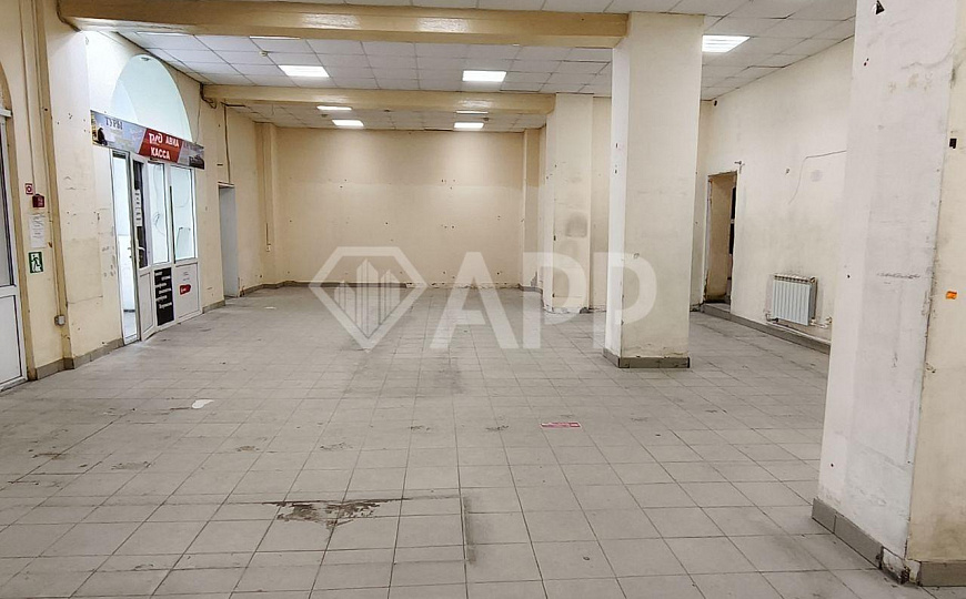 Торговое помещение в центре фото