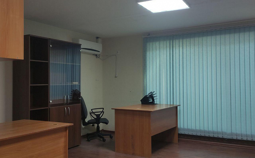 Офис на проспекте с парковкой, 84 м2 фото