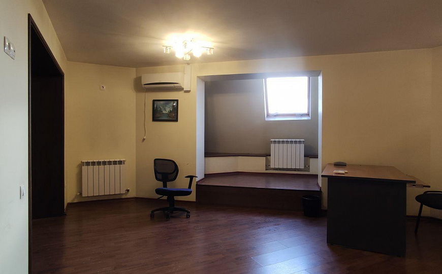 Офис на проспекте с парковкой, 84 м2 фото