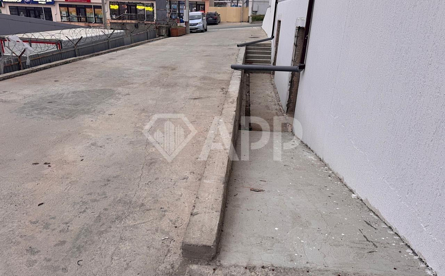 Сдам торговое помещение, 400 м² фото