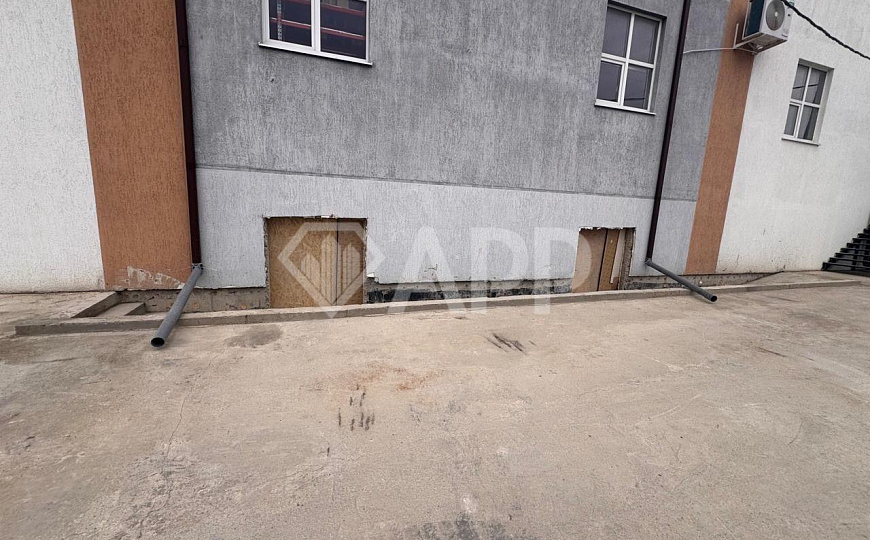 Сдам торговое помещение, 400 м² фото