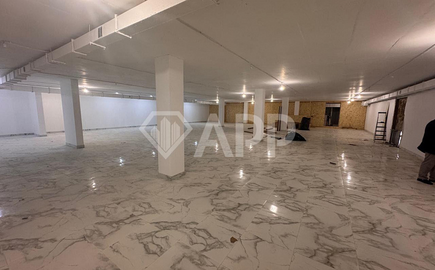 Сдам торговое помещение, 400 м² фото