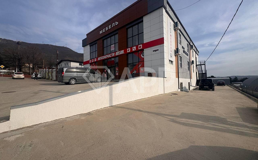 Сдам торговое помещение, 400 м² фото