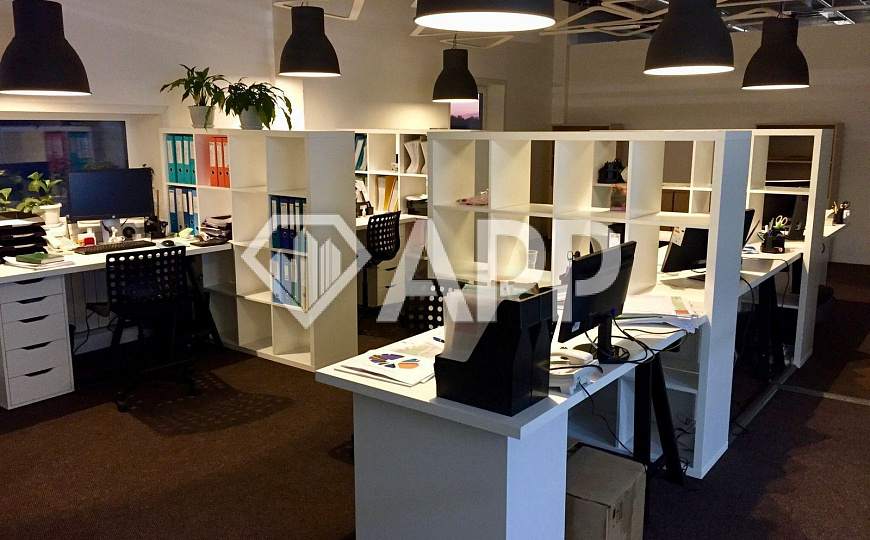 Продаю отдельно стоящее здание 1490м² на 1-ом га земли фото