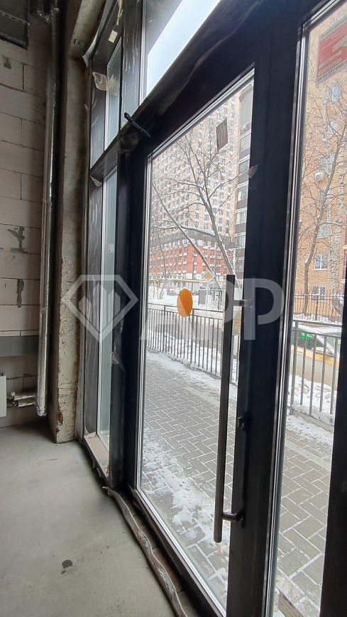 Сдам помещение в ТЦ с Супер Лентой, 53 м. фото