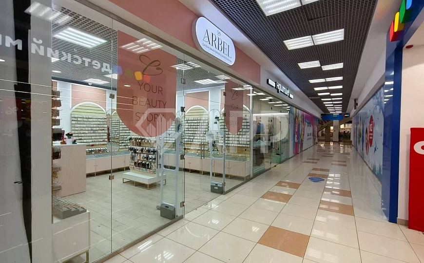 Сдаю в аренду помещение в ТЦ Республика фото