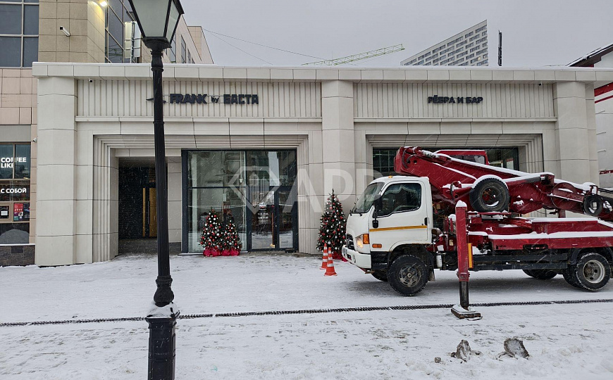 Сдаю в аренду помещение в ТЦ Республика фото