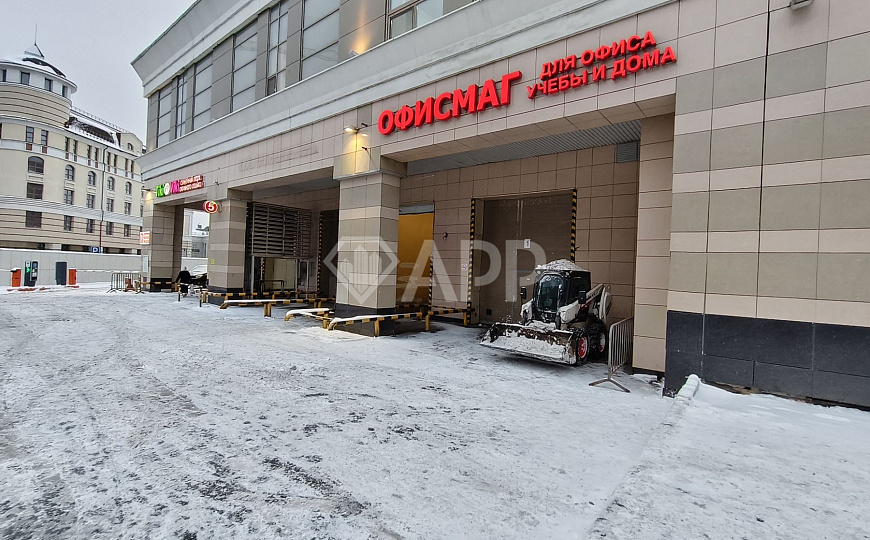 Сдаю помещение 50 м²  В ТЦ Республика фото