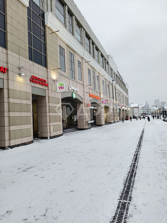 Сдаю помещение 50 м²  В ТЦ Республика фото