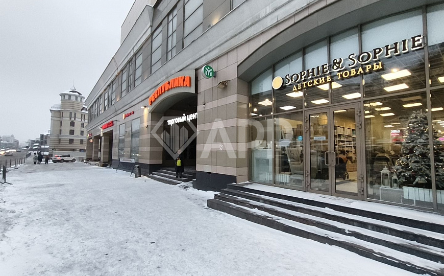 Сдаю помещение 50 м²  В ТЦ Республика фото