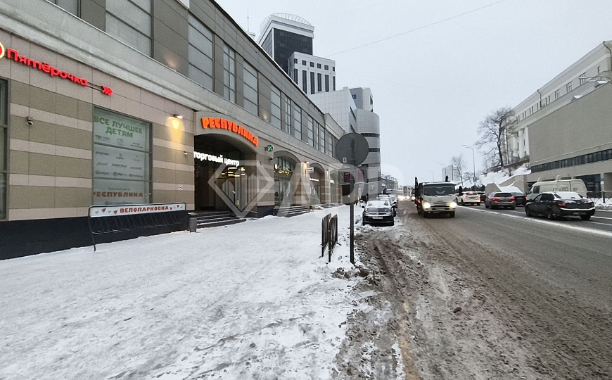 Сдаю помещение 50 м²  В ТЦ Республика фото