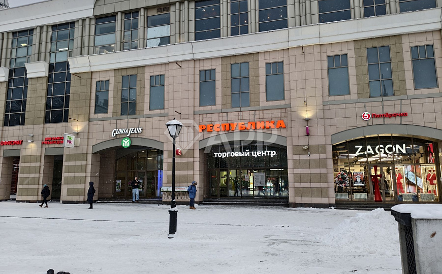 Сдаю помещение 50 м²  В ТЦ Республика фото