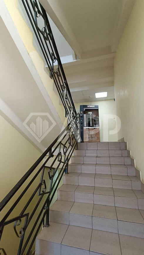 Здание 1958м²  фото