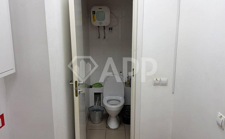 Сдаю 1 этаж 1 линия с ремонтом и высоким трафиком центр, 60 м² фото