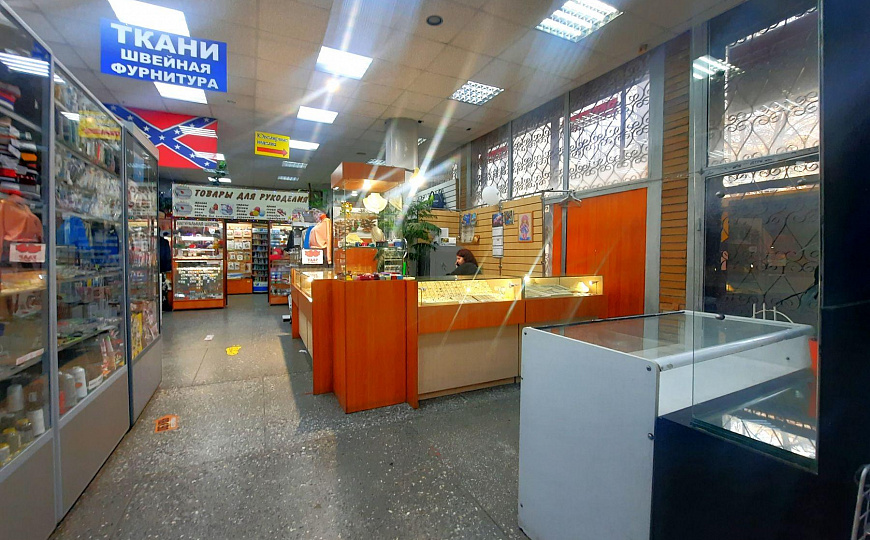  Торговый центр, 1 300 м² фото