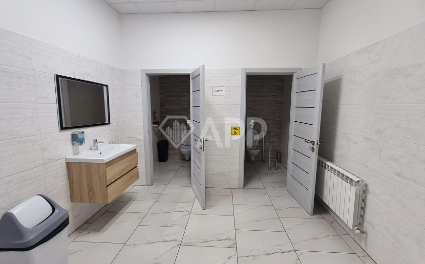 Сдаю 1 этаж 1 линия Кубанская набережная с ремонтом от 350-2028 м² фото