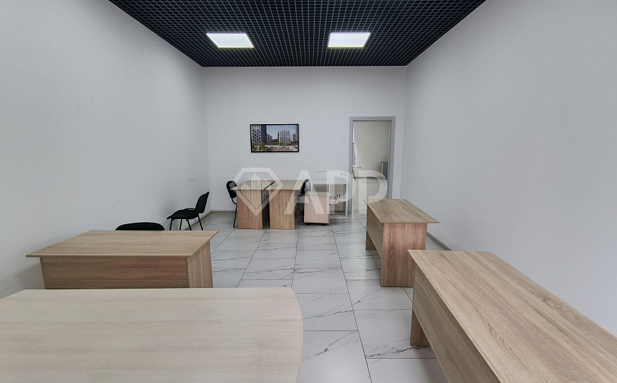 Сдаю 1 этаж 1 линия Кубанская набережная с ремонтом от 350-2028 м² фото