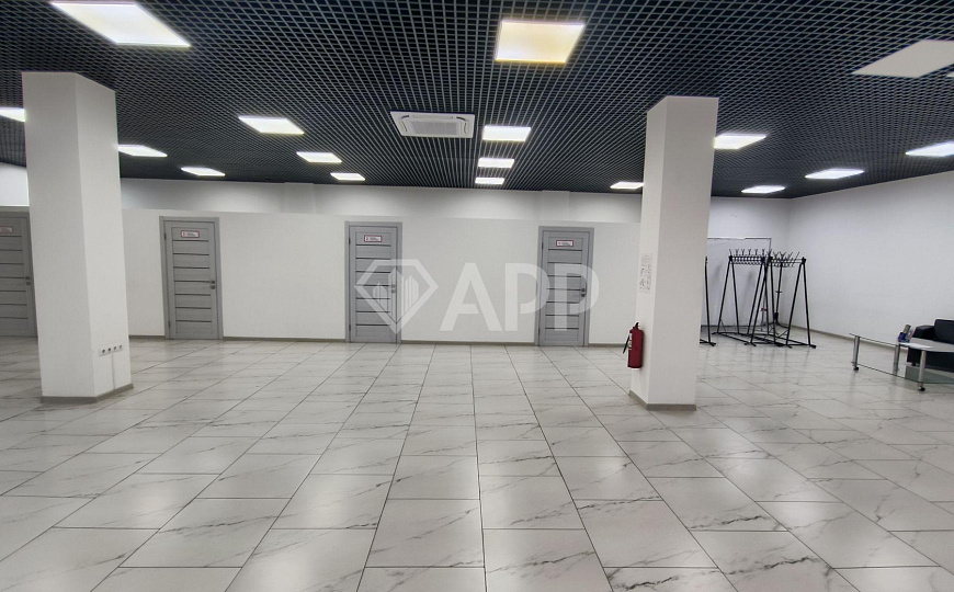 Сдаю 1 этаж 1 линия Кубанская набережная с ремонтом от 350-2028 м² фото