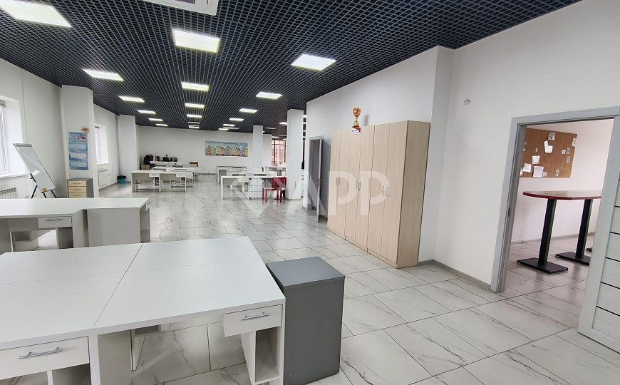 Сдаю 1 этаж 1 линия Кубанская набережная с ремонтом от 350-2028 м² фото