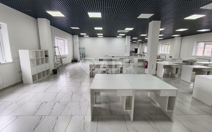 Сдаю 1 этаж 1 линия Кубанская набережная с ремонтом от 350-2028 м² фото