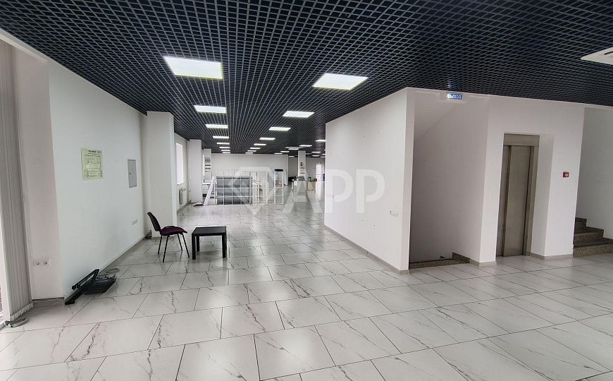 Сдаю 1 этаж 1 линия Кубанская набережная с ремонтом от 350-2028 м² фото