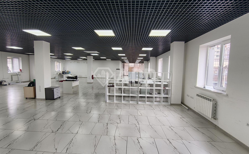 Сдаю 1 этаж 1 линия Кубанская набережная с ремонтом от 350-2028 м² фото