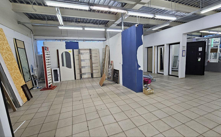 Сдам торговое помещение, 70 м² фото