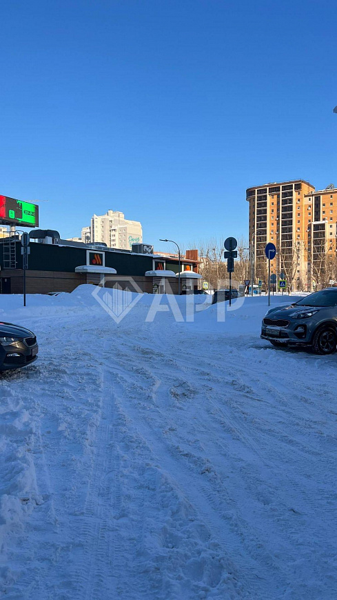 Сдаю 300 м²  в отдельно стоящем здании с парковкой фото