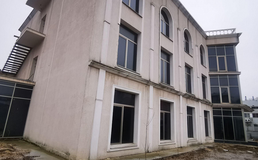 Здание с лифтом и парковкой, 1751 м², можно поэтажно фото