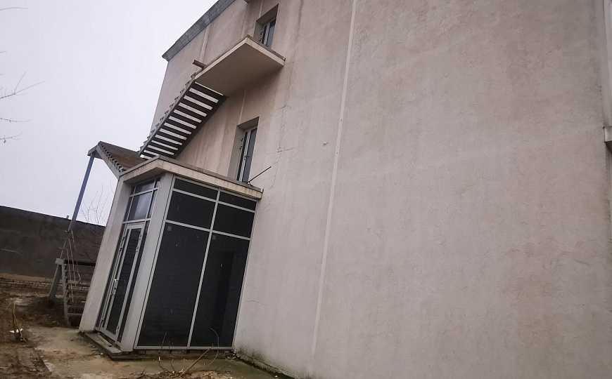 Здание с лифтом и парковкой, 1751 м², можно поэтажно фото