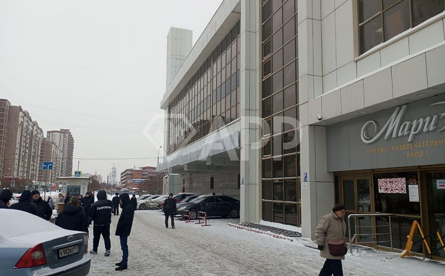 Сдается псн 600 метров в популярном ТЦ, проходимость 17 000 человек в день фото