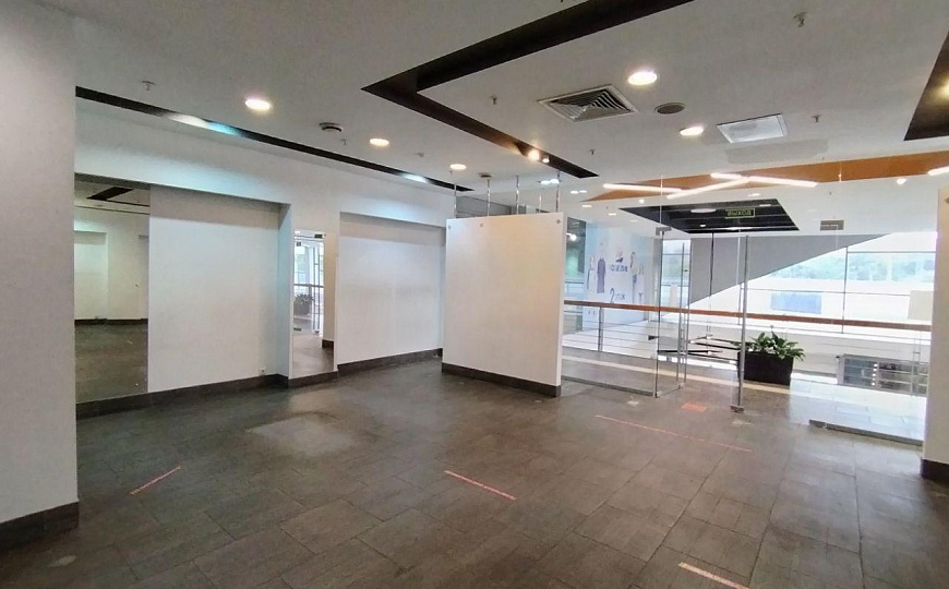 Сдам помещение в ТЦ Вертикаль фото