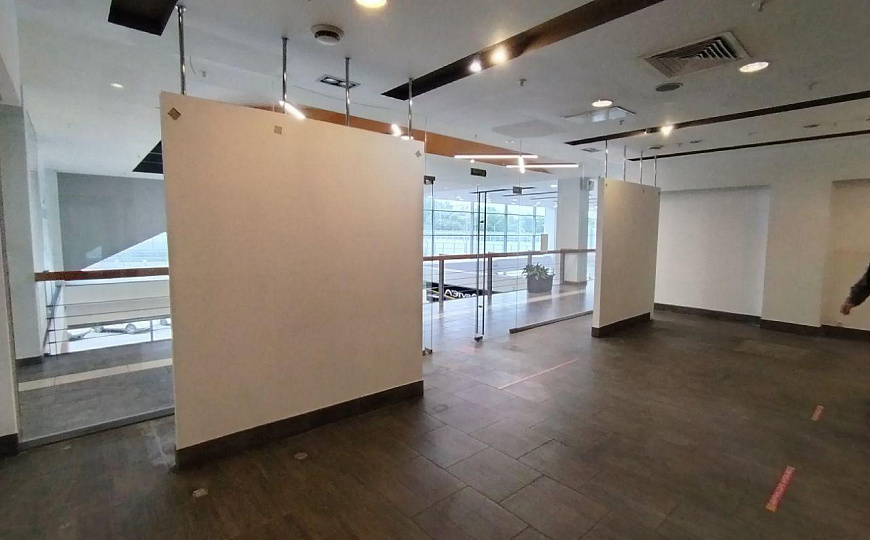 Сдам помещение в ТЦ Вертикаль фото