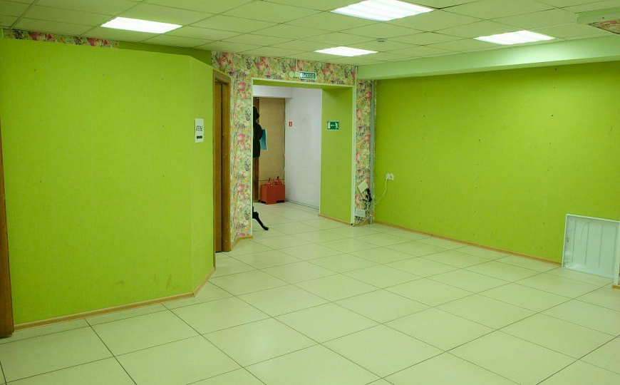 Помещение 25 м2 в Торговом центре фото