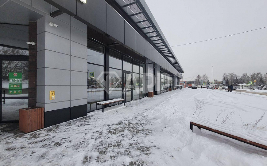 Помещения для бизнеса ТЦ «Взлетный» от 12 до 557 кв.м. фото