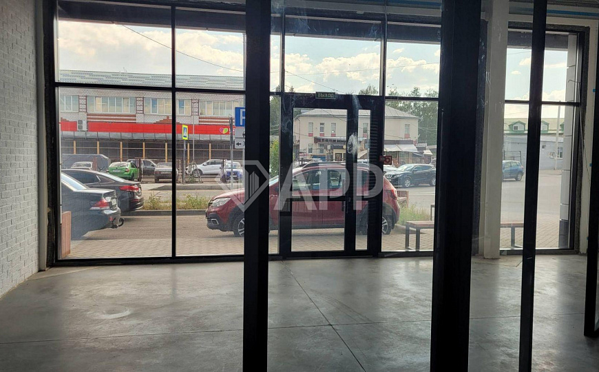 Помещения для бизнеса ТЦ «Взлетный» от 12 до 557 кв.м. фото