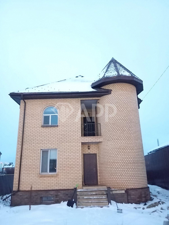 Продаётся здание с участком под гостиницу, хостел и др. фото